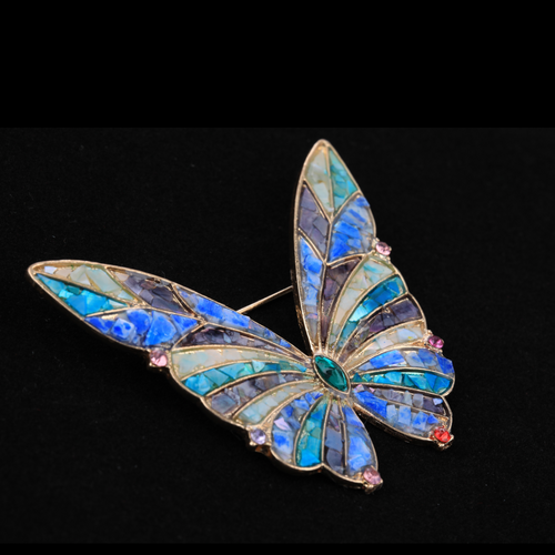 mother of pearl,nacre shell brooch＆Butterfly brooch with pink-purple wings on black