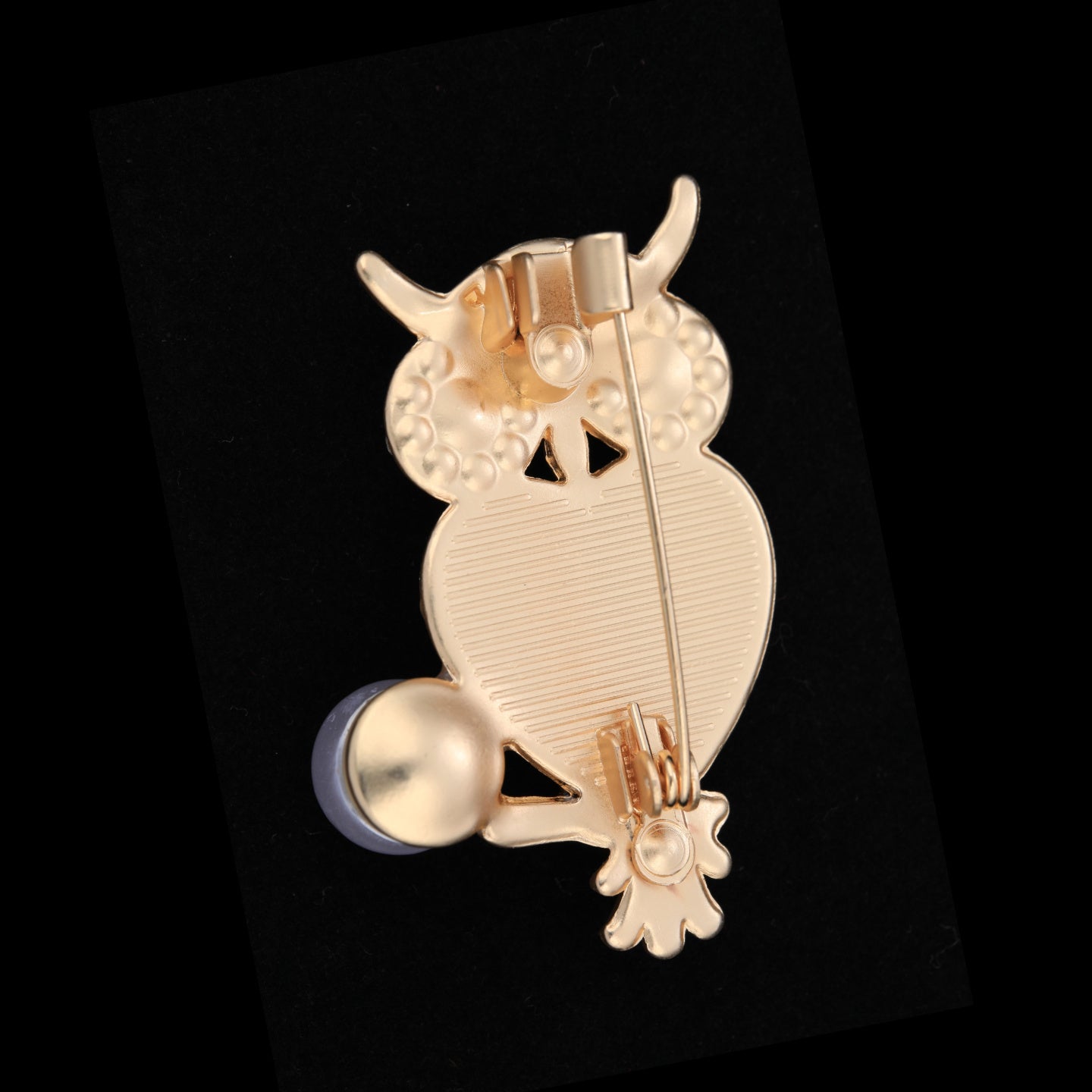 Back of mother of pearl,nacre shell brooch＆owl brooch on black with secure pin