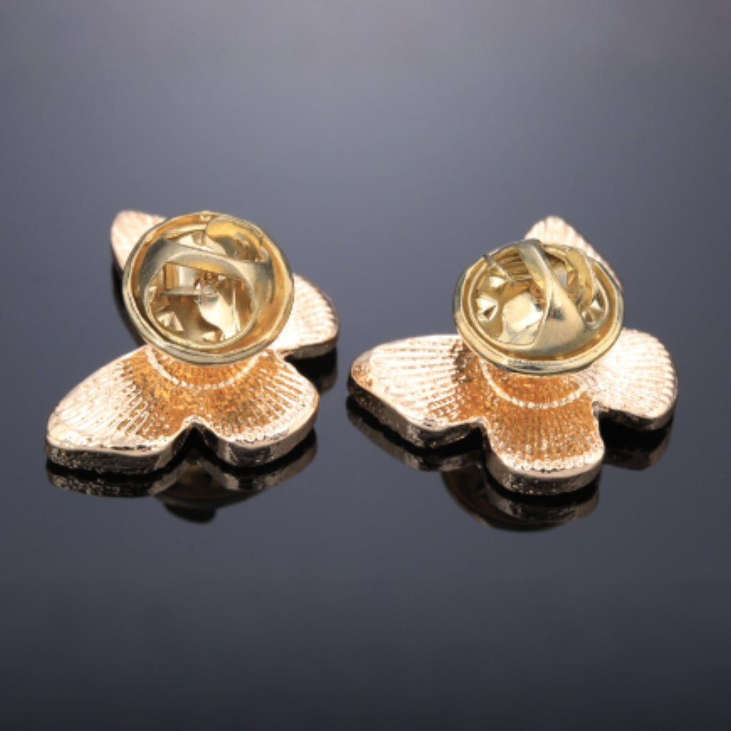 Back of butterfly mother of pearl with metal clasp