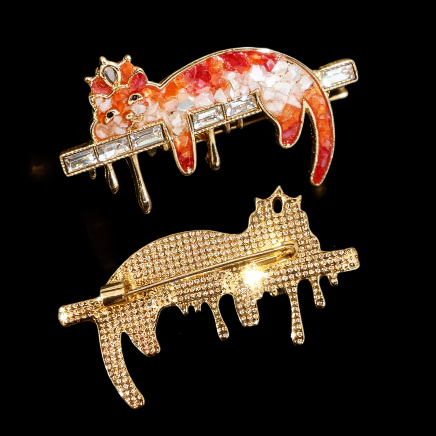 front and back of Mother of Pearl Cat Brooch, nacre shell brooch with Crown