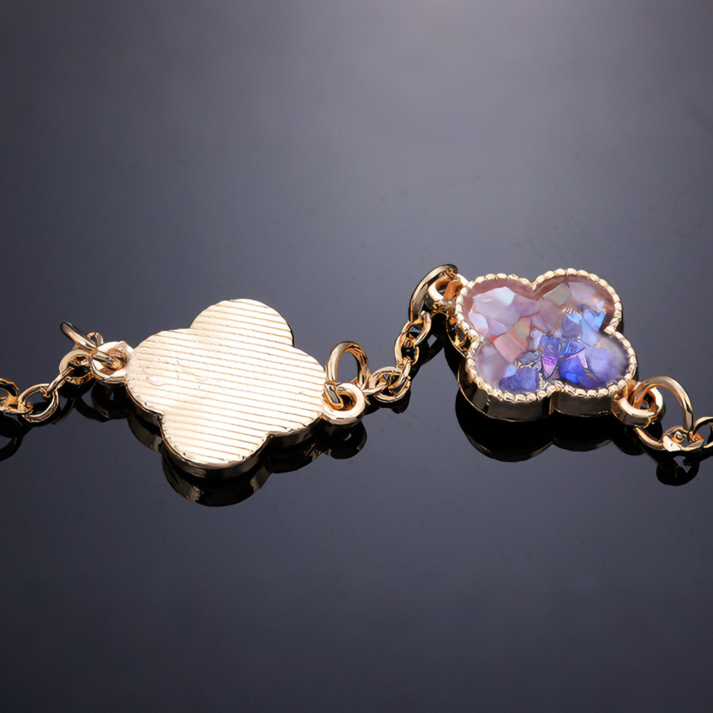 Gradient clover bracelet paired with casual outfit—adding luxury to everyday look