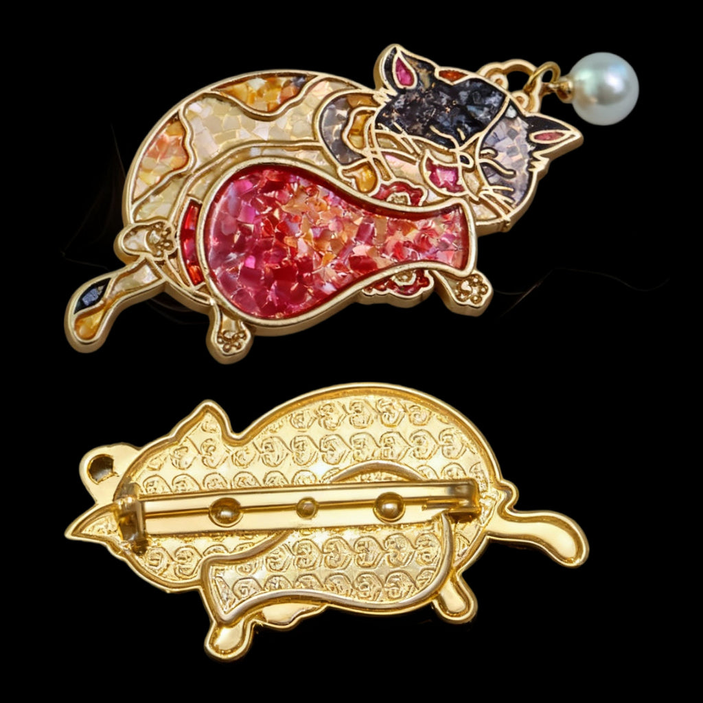 Front and back of mother of pearl,nacre shell brooch＆sleepy cat brooch