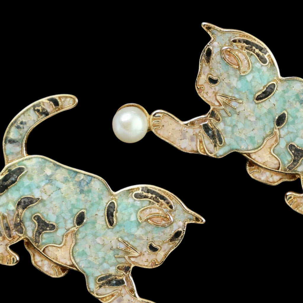 Close-Up of Mother of Pearl Cat Brooch, nacre shell brooch with blue tone